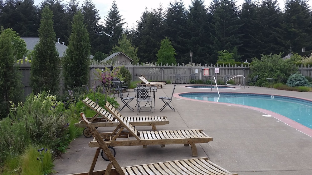 Oregon Garden Resort 5/63