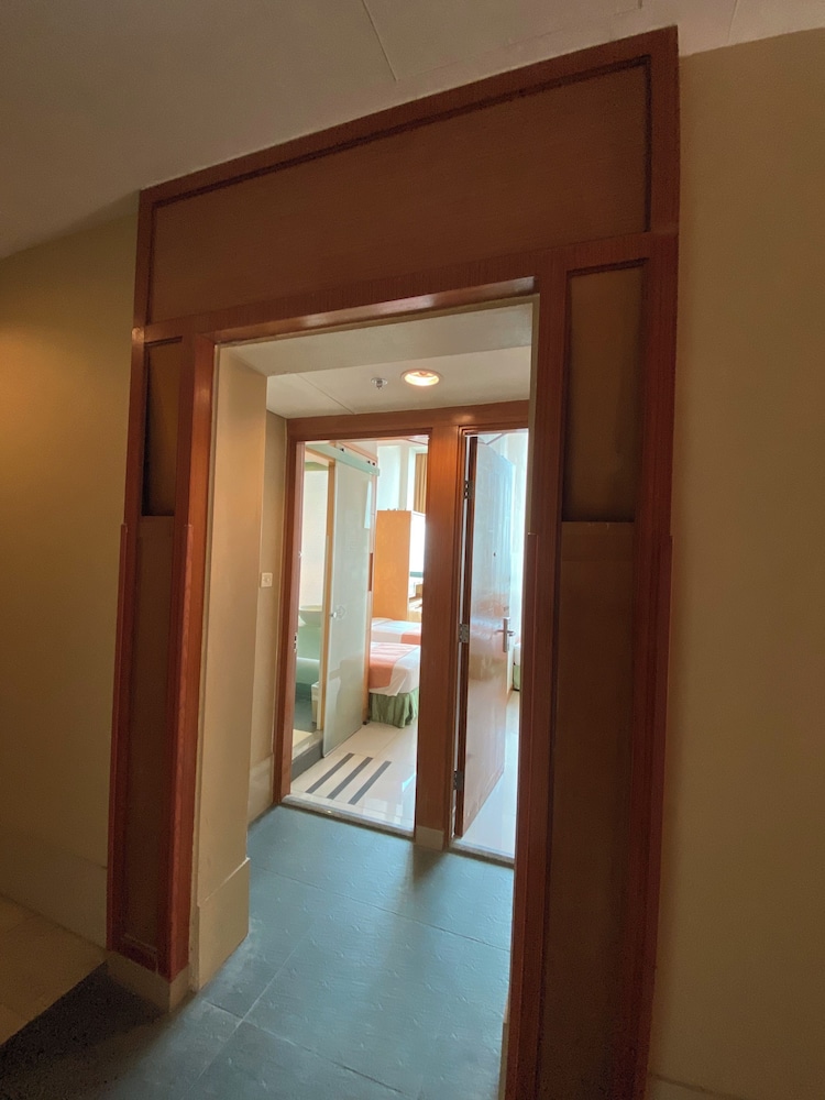Rambler Garden Hotel 20/40
