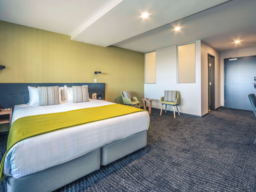 Mercure Melbourne Caroline Springs 14/48