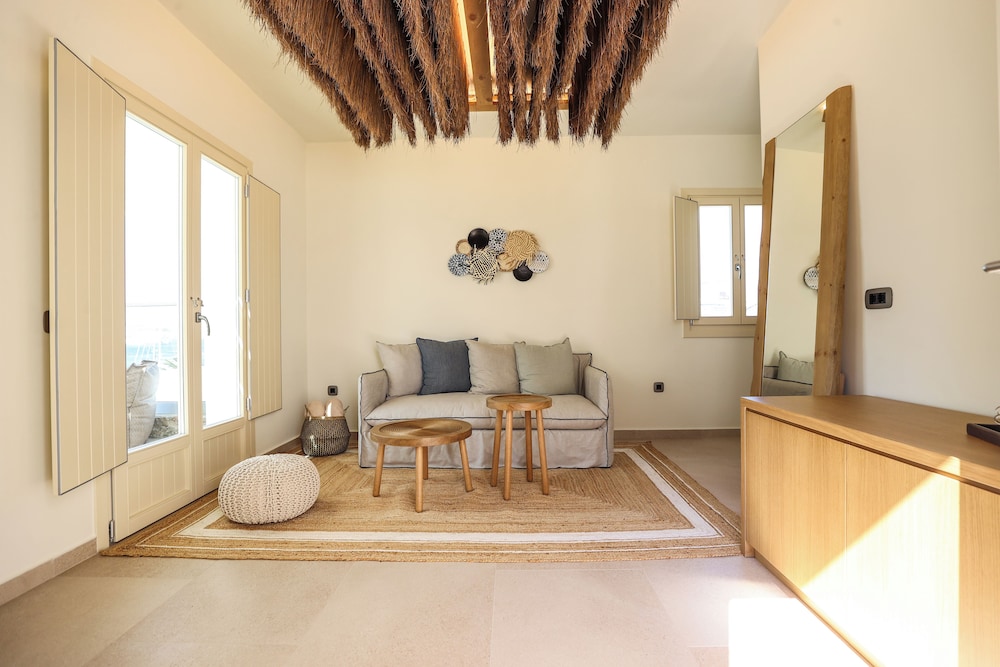Life Suites 27/41