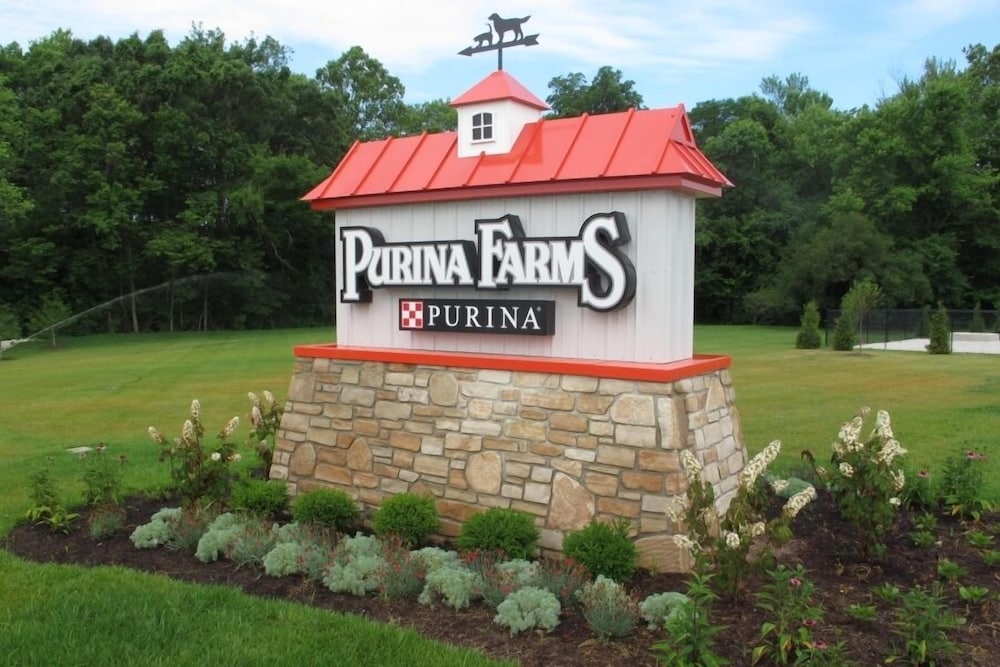 PINEMARK Inn Suites Events 2/50