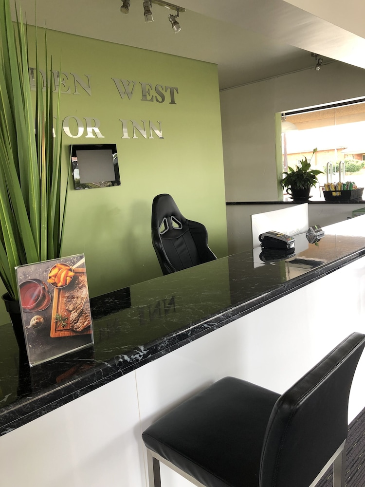 Golden West Motor Inn 7/43