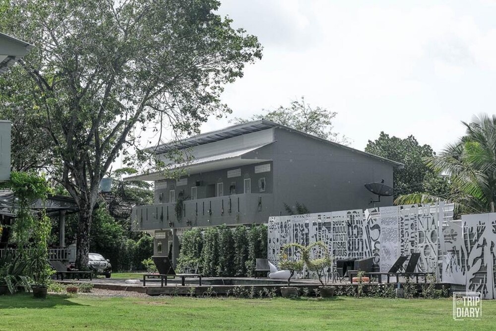 Phuket Nonnita Boutique Resort 12/69