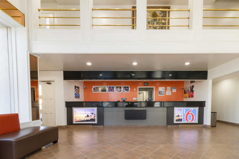Motel6 Claremont, CA 17/54