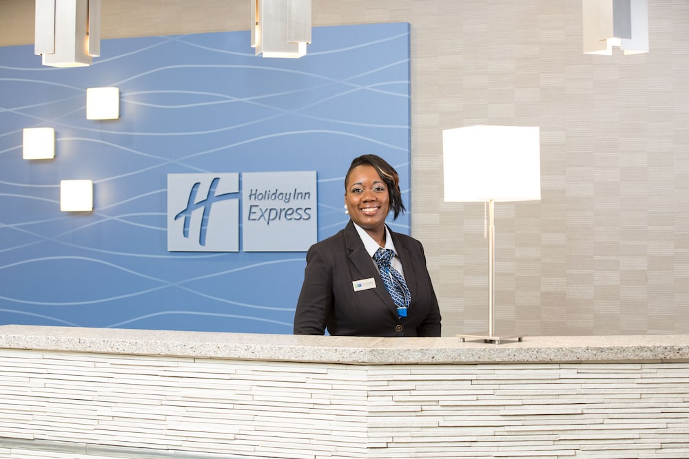 Holiday Inn Express Moline - Quad Cities Area 10/73