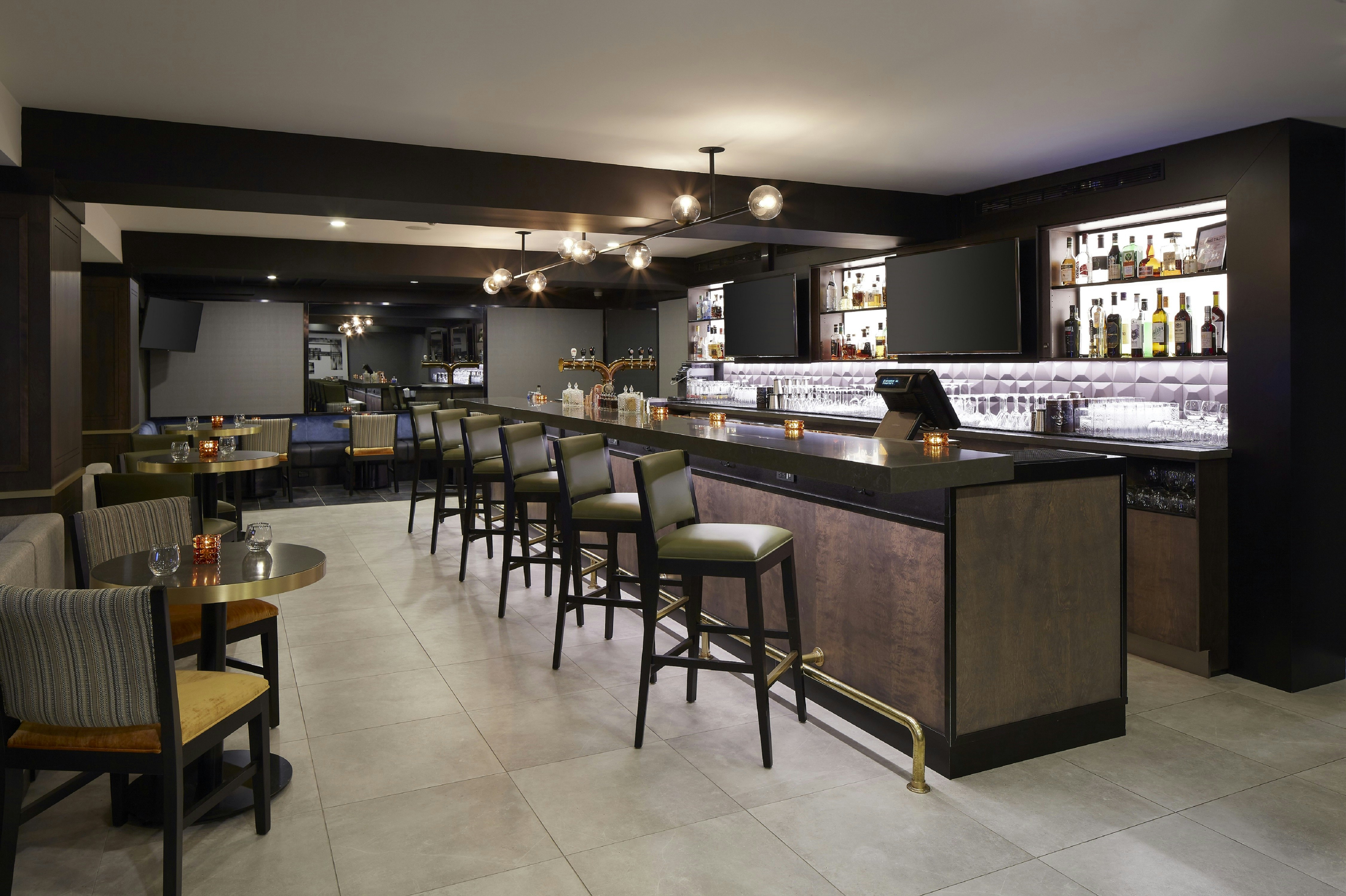 Doubletree by Hilton Montreal Airport 31/44
