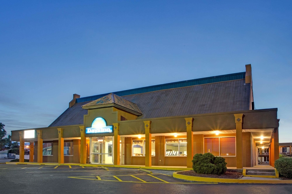 Days Inn By Wyndham Benson 2/33