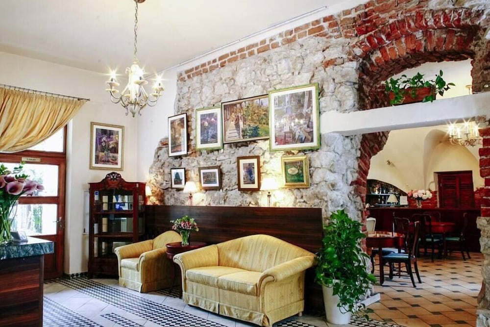 Aparthotel Miodosytnia 45/54