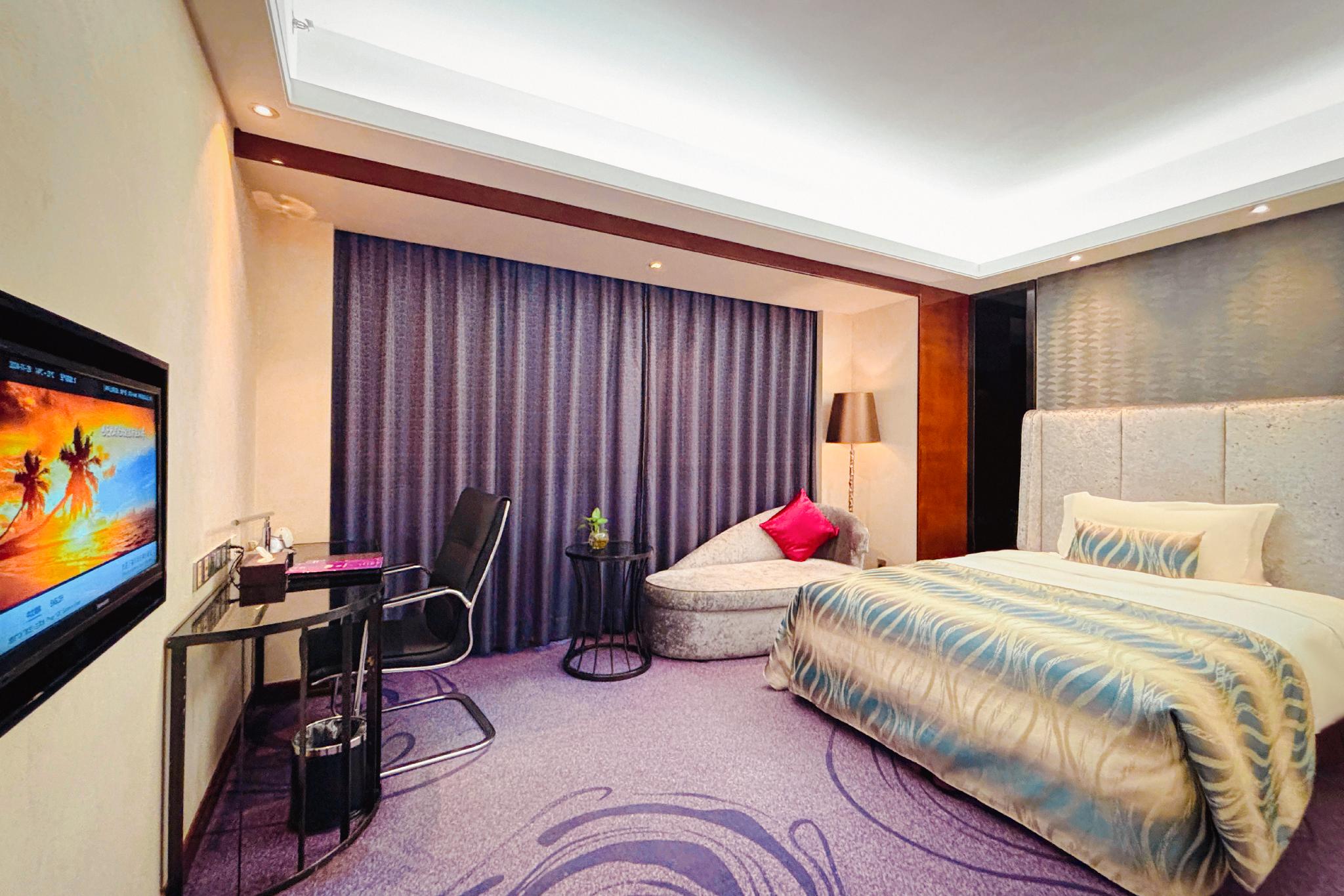 Boutique, King Bed