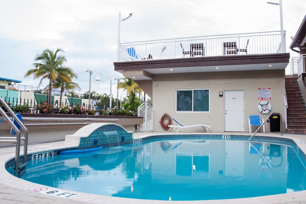 Caribbean Resort Suites 6/65