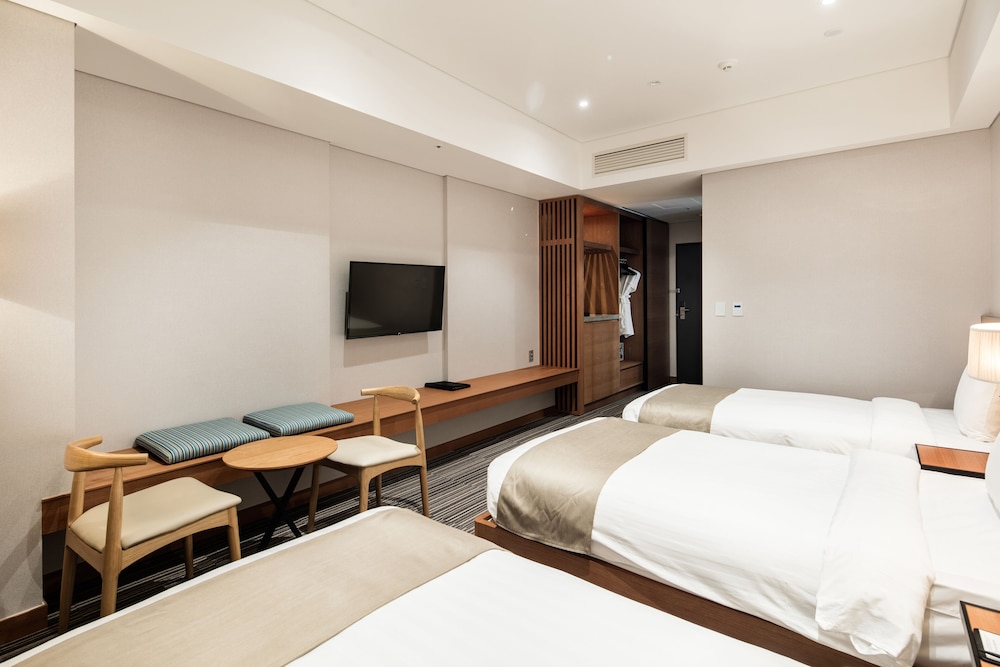 Golden Tulip Incheon Airport Hotel and Suites 29/63