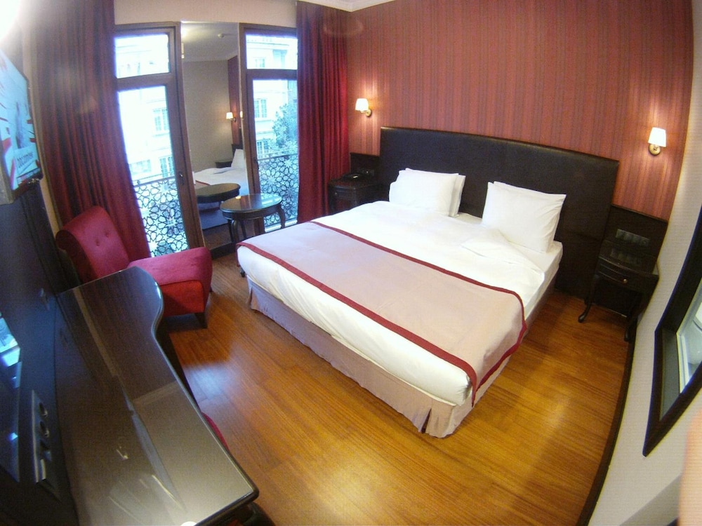SULTAN MEHMED HOTEL 18/42