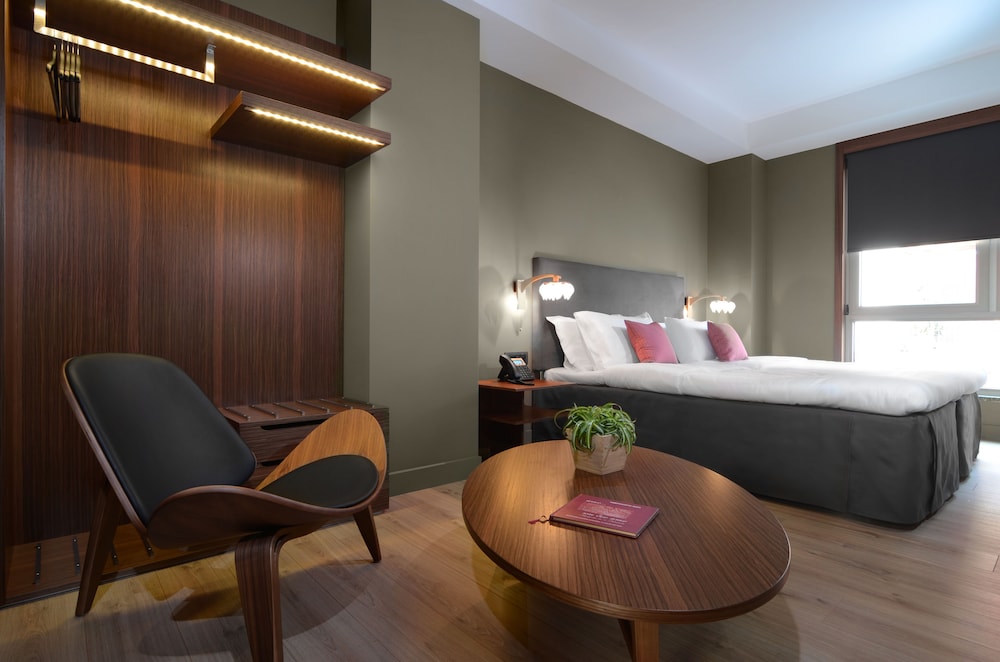 Lake Spirit Hotel 15/64