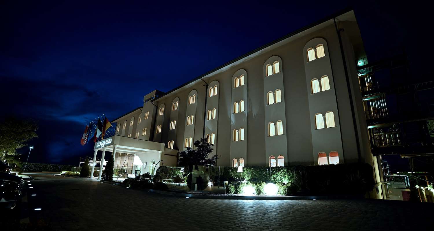 Best Western Grand Htl Guinigi 2/62