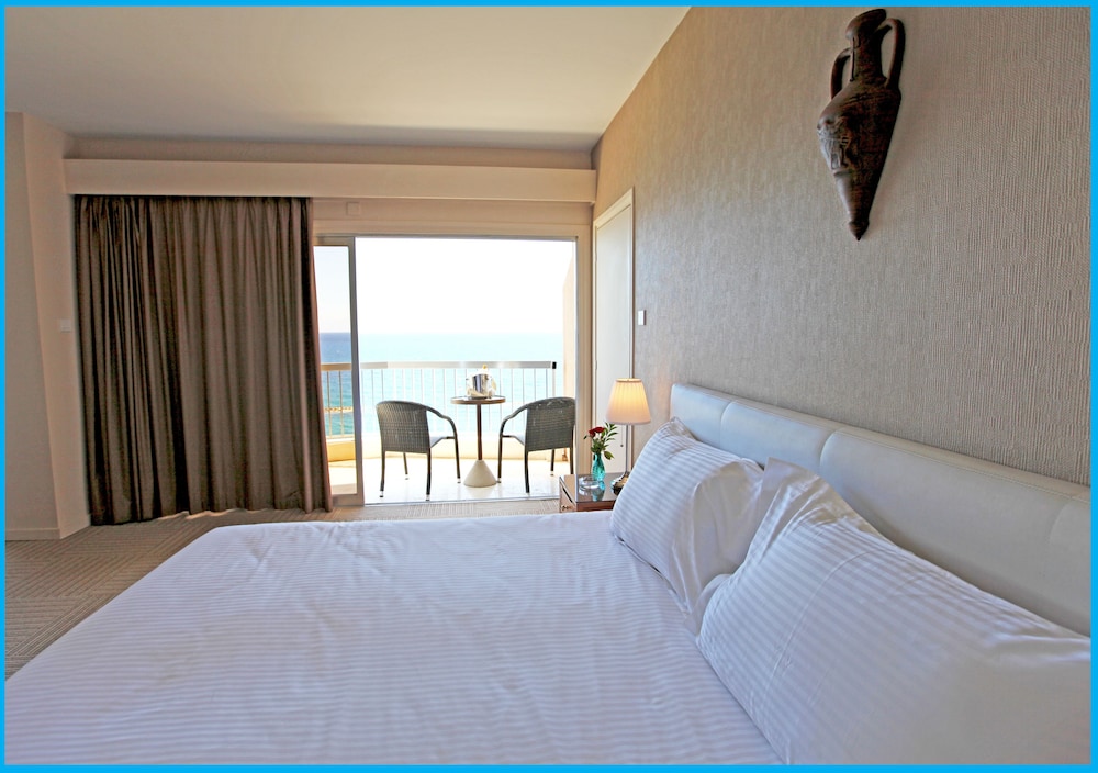 EXECUTIVE, SUITE, SEA VIEW