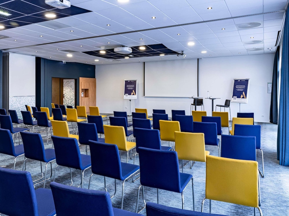 NOVOTEL BEAUNE 61/73