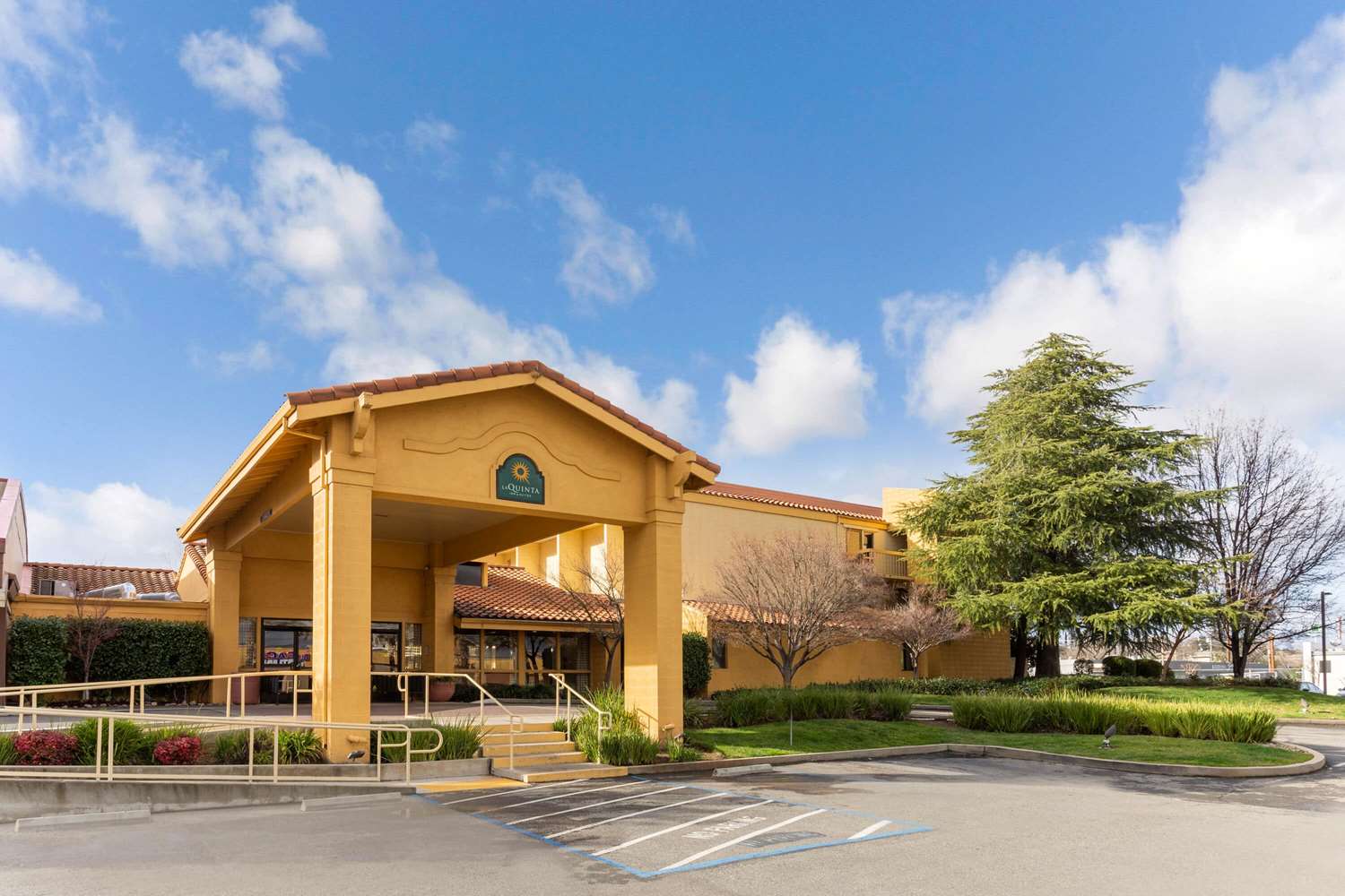 La Quinta Inn And Suites By Wyndham Redding 4/49