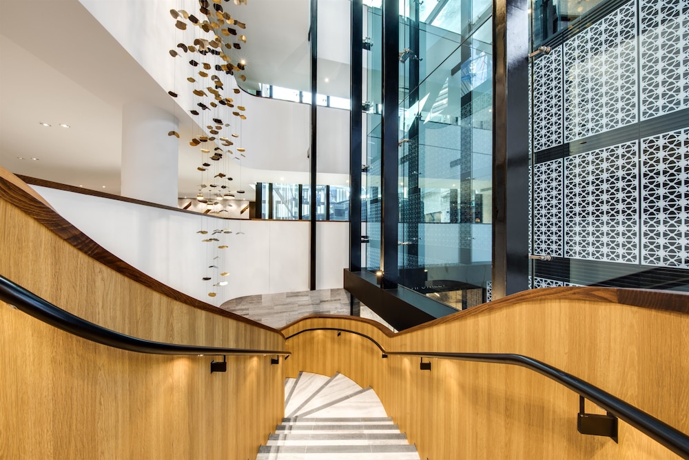 Lobby at Vibe Hotel North Sydney, SYDNEY