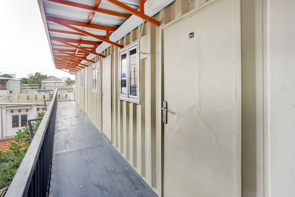OYO 3300 Nadjara Residence Syariah 3/23