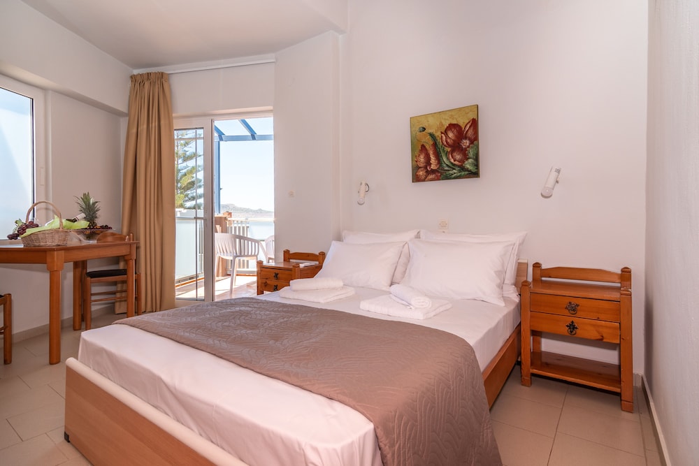 Girogiali Beach Hotel 15/50