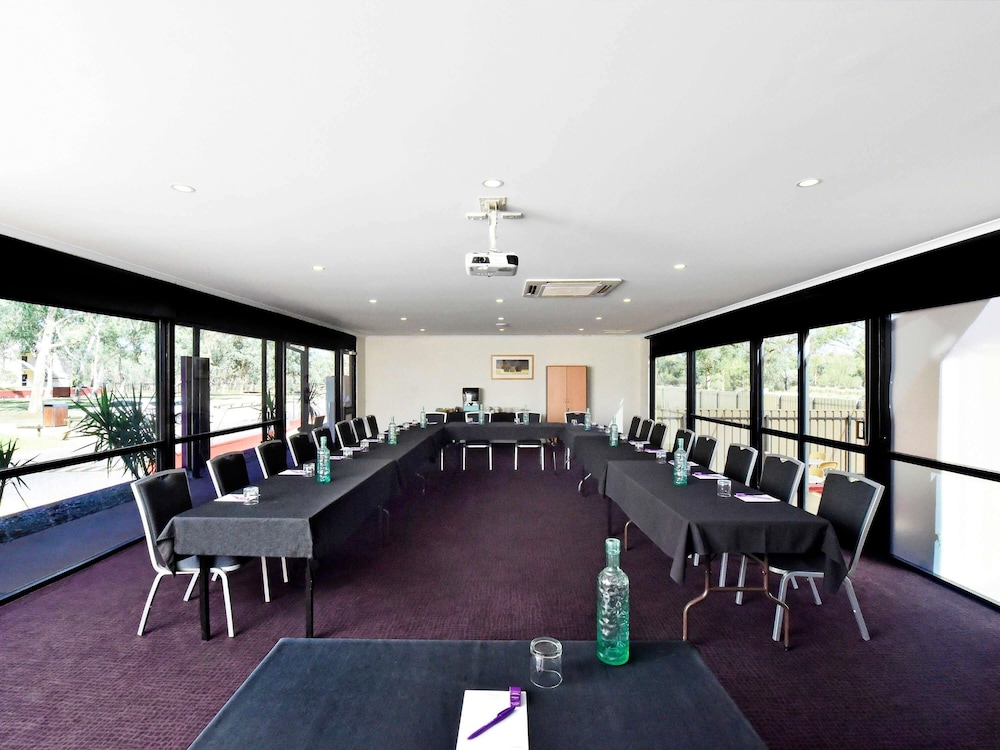 Mercure Alice Springs Resort 44/57