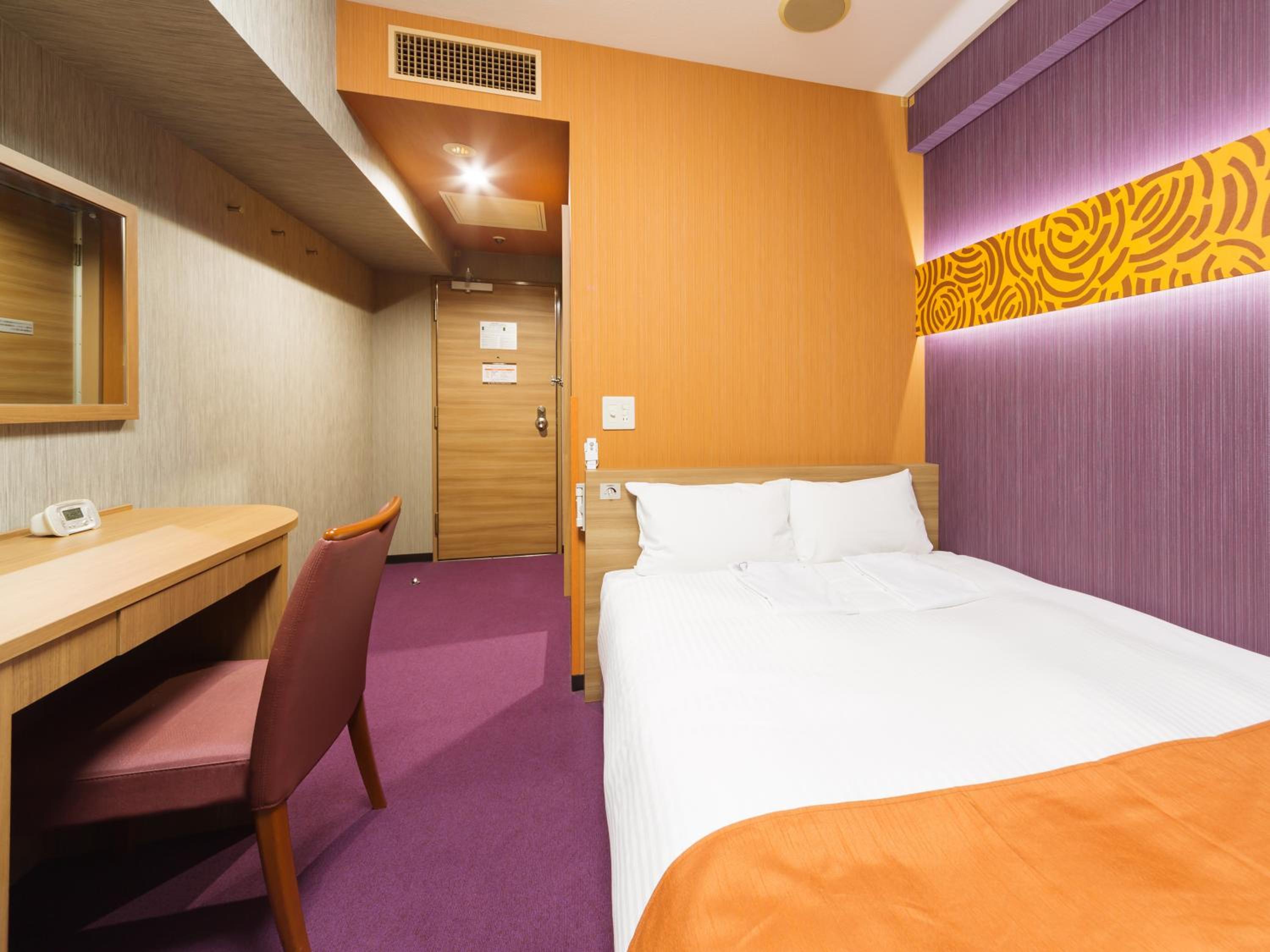 ROOM, SEMI DOUBLE BED
