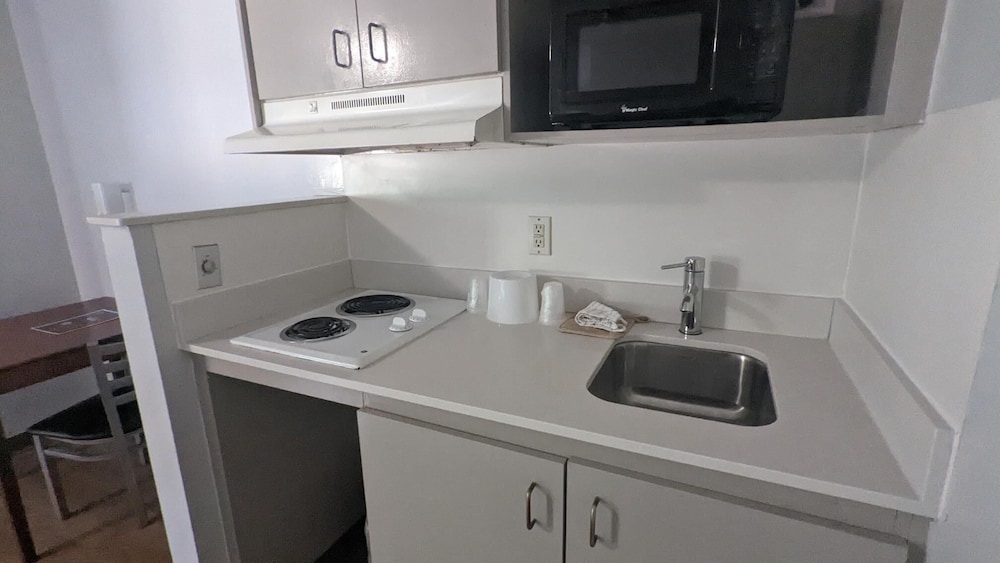 Studio 6 Extended Stay - Hampton, VA - Langley AFB Area 32/35