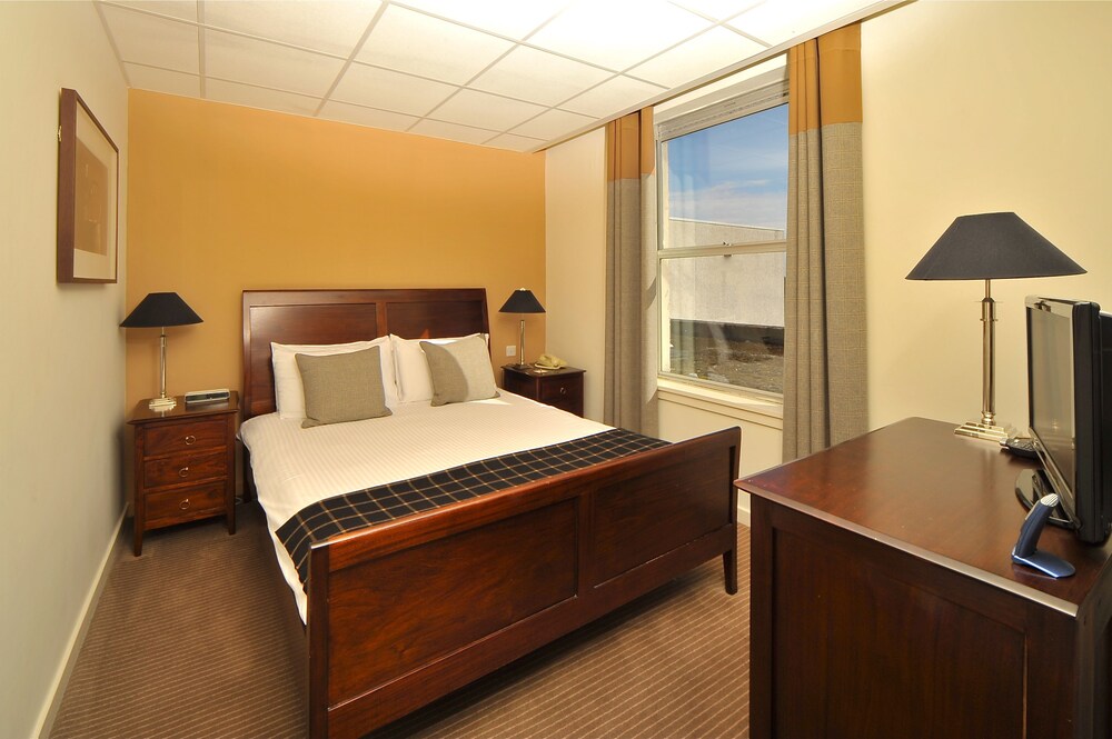 Eight Acres Hotel 4/39