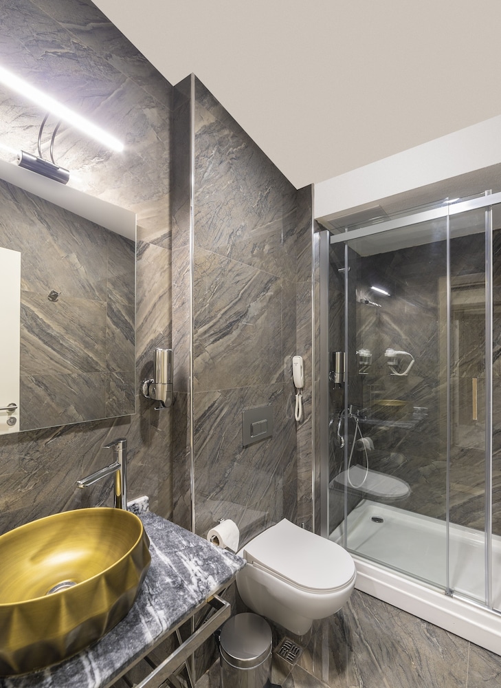 Brako Hotel 37/43