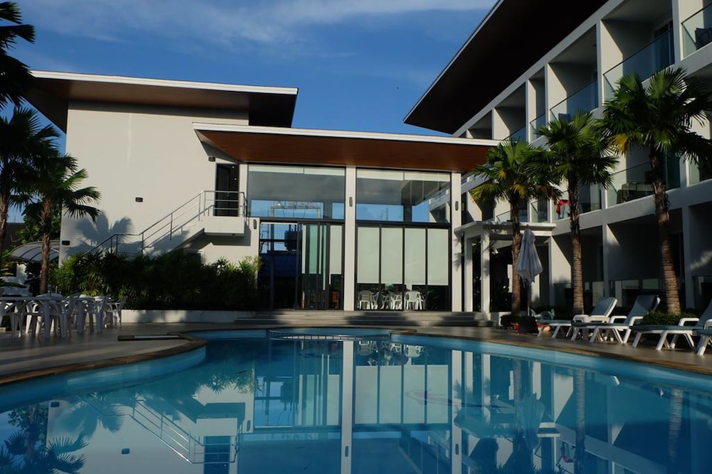 Clear House Resort 6/56