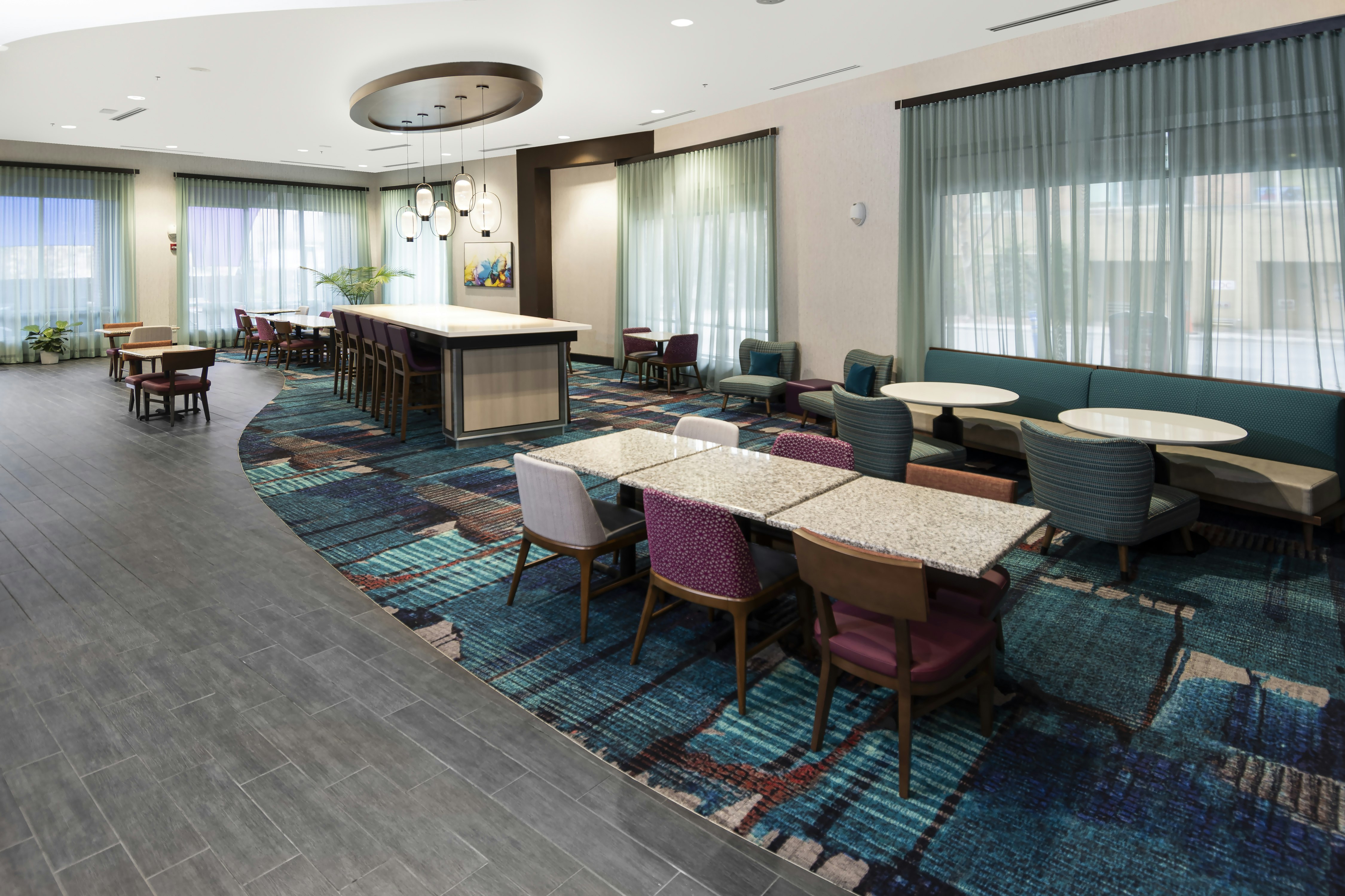 Hampton Inn and Suites Raleigh Downtown 52/75