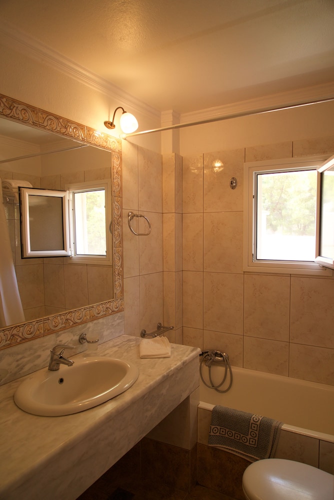Villa Christina-Vromolimnos 55/56