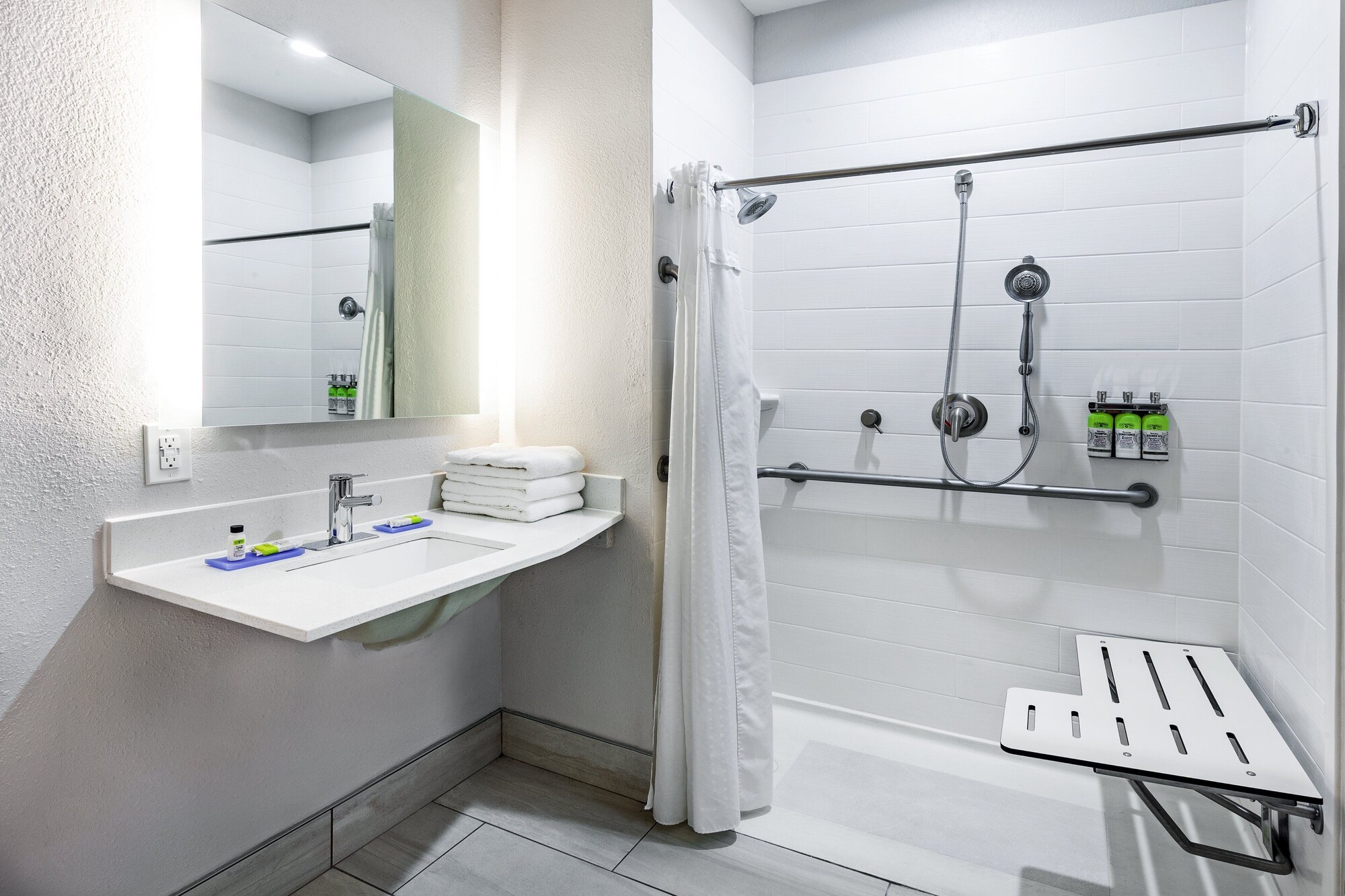 غرفة قياسية بسرير كينج لذوي الإعاقة، Holiday Inn Express Suites Port Lavaca 3/3