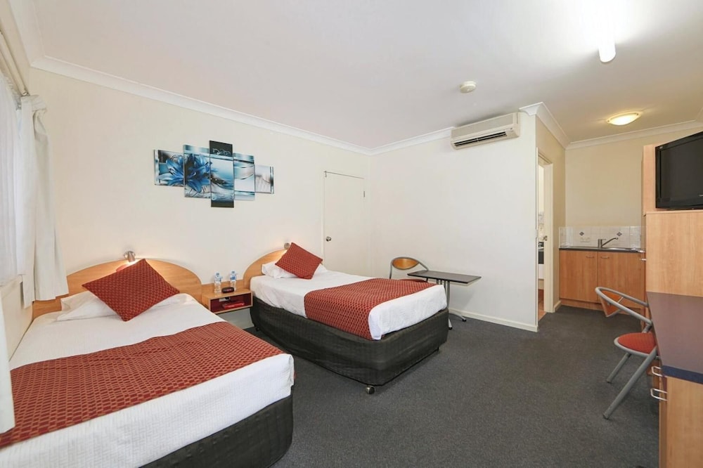 Boulevard Lodge 18/60