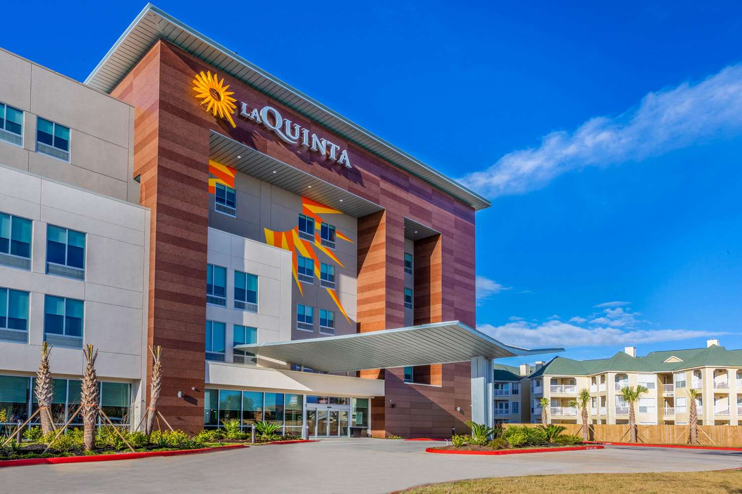 La Quinta Inn & Suites by Wyndham Galveston West Seawall 2/48