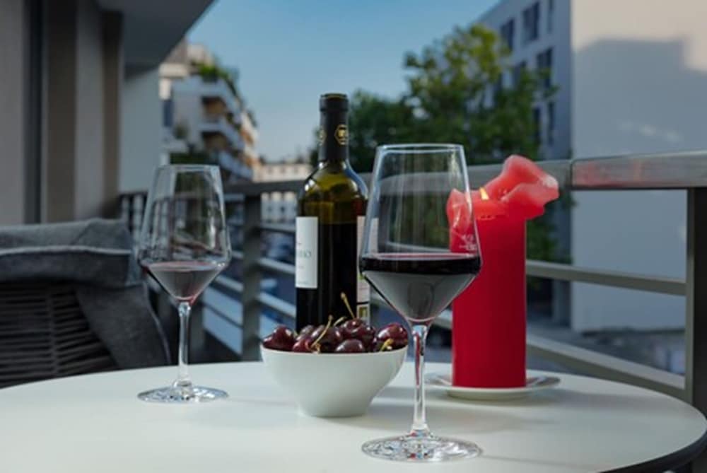 Dd Suites Serviced Apartments 7/35