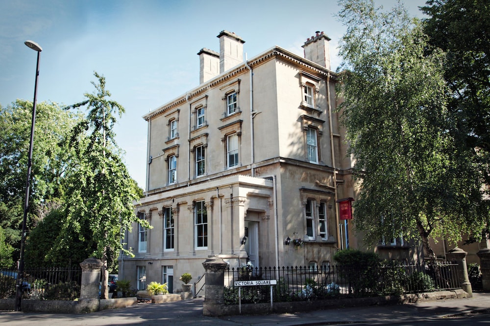 Victoria Square Hotel 3/50