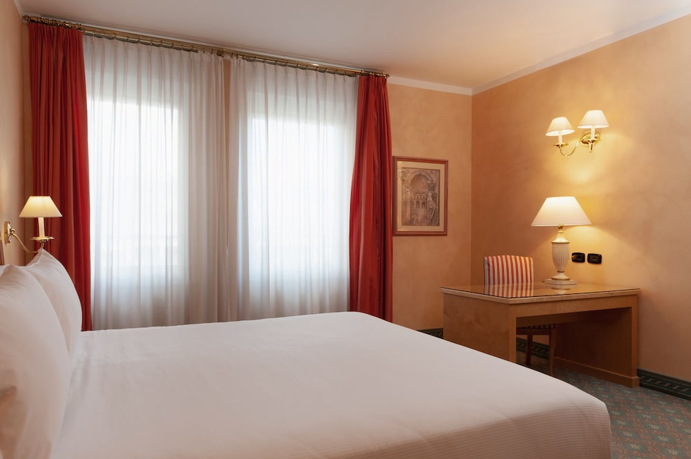 Agora Palace Hotel 14/65