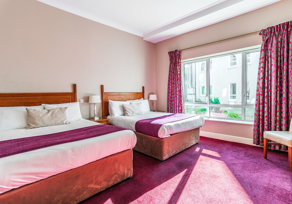 Wilton Hotel Bray 28/69