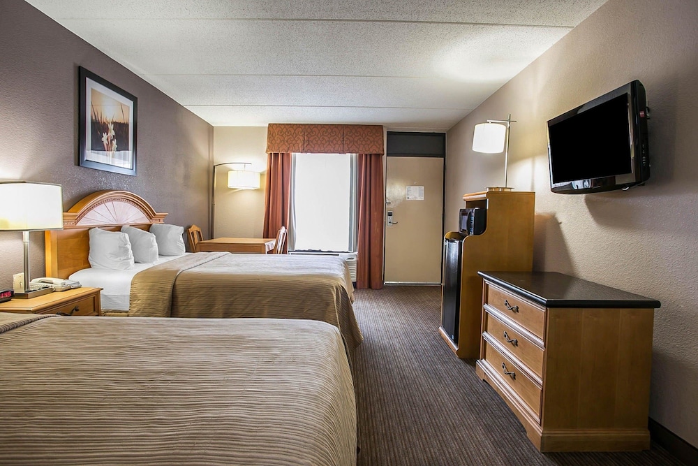 Quality Inn Hartsville 12/37