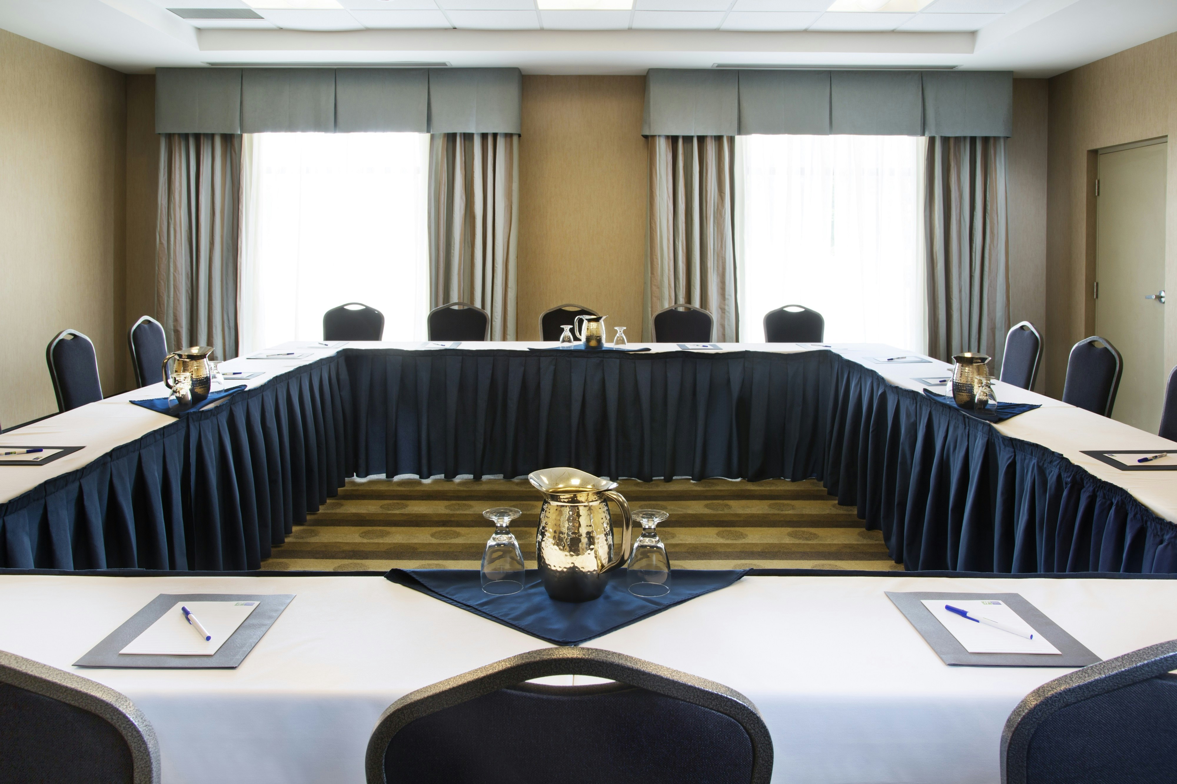 Holiday Inn Express Ottawa West Nepean 27/32