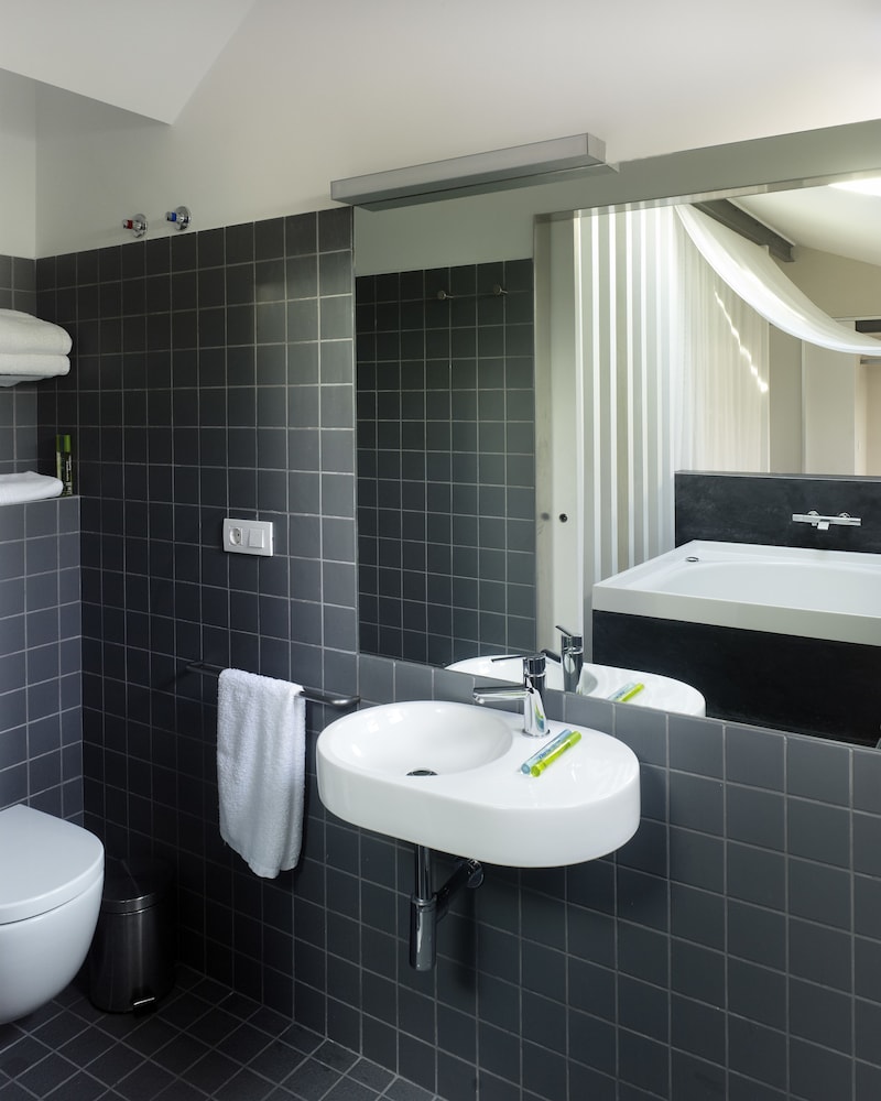 Hotel Moure 37/50