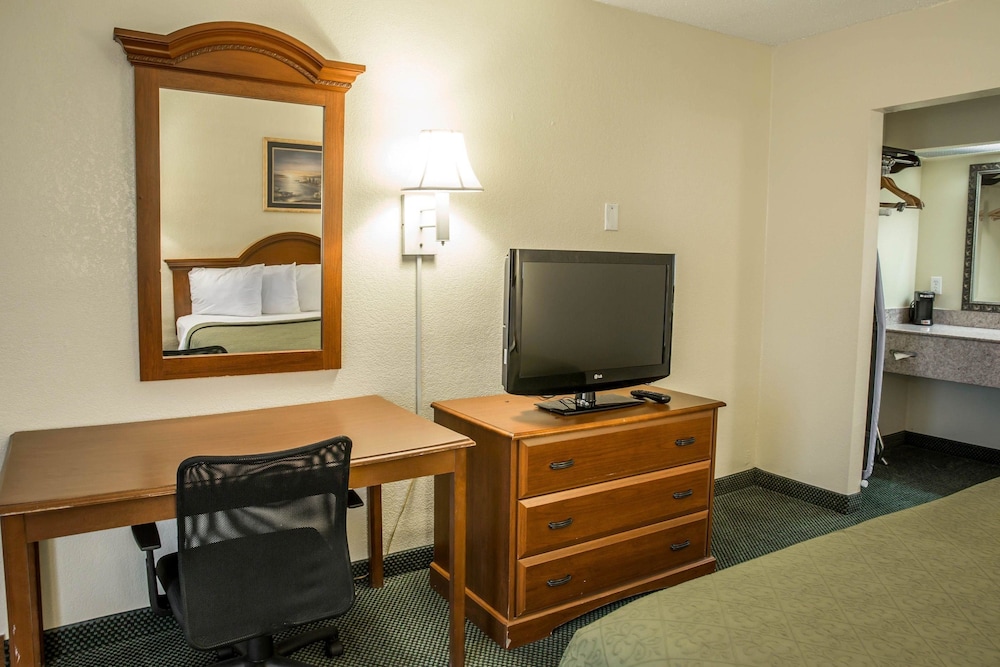 Quality Inn Elizabeth City near University 37/44