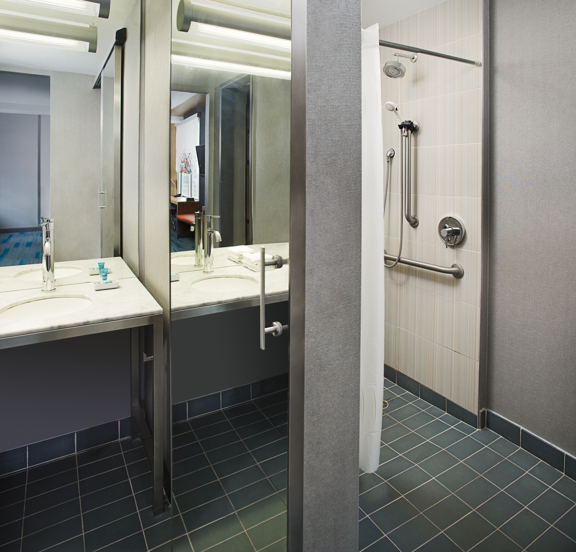 Suite, King Bed, Aloft Charlotte City Center 5/5
