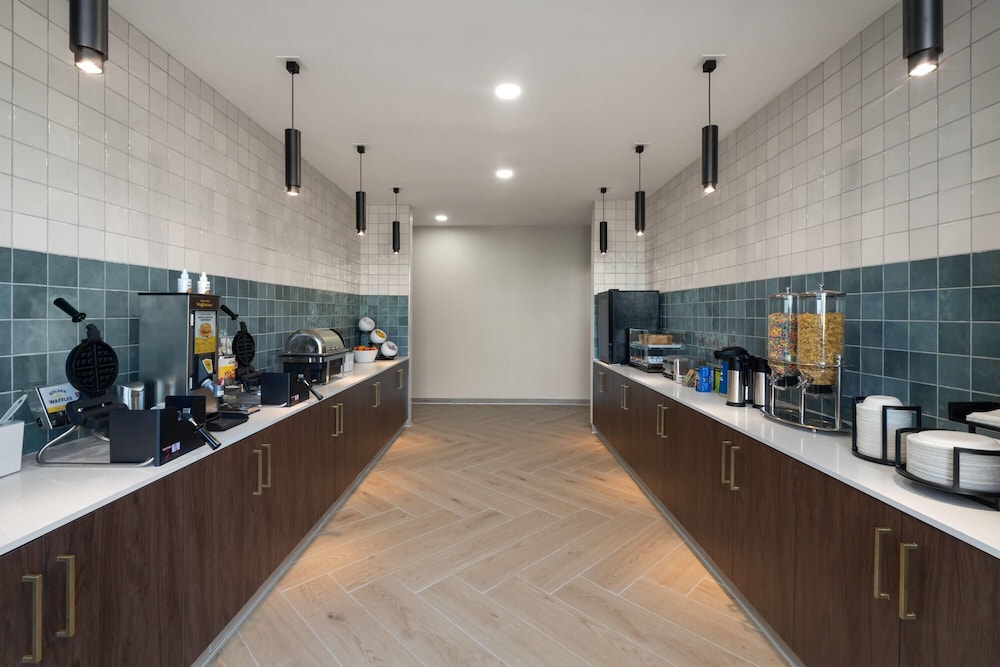 La Quinta Inn & Suites by Wyndham Tracy 4/53
