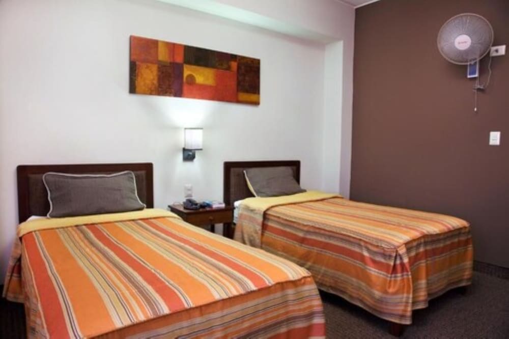 Kamana Hotel 4/28