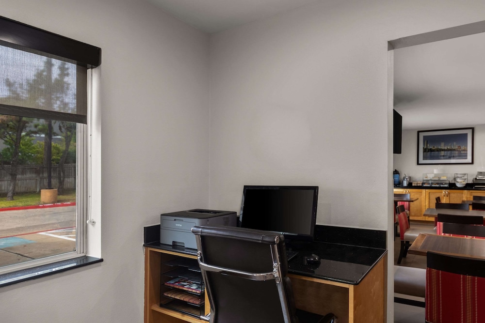 Comfort Inn & Suites Austin North Loop 36/46