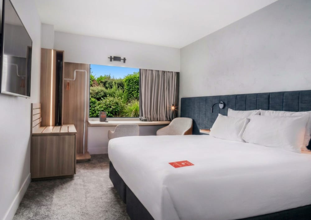 IBIS ROTORUA 18/44