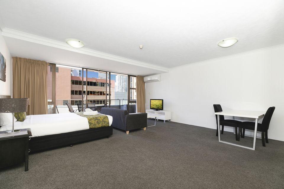 STUDIO, APARTMENT