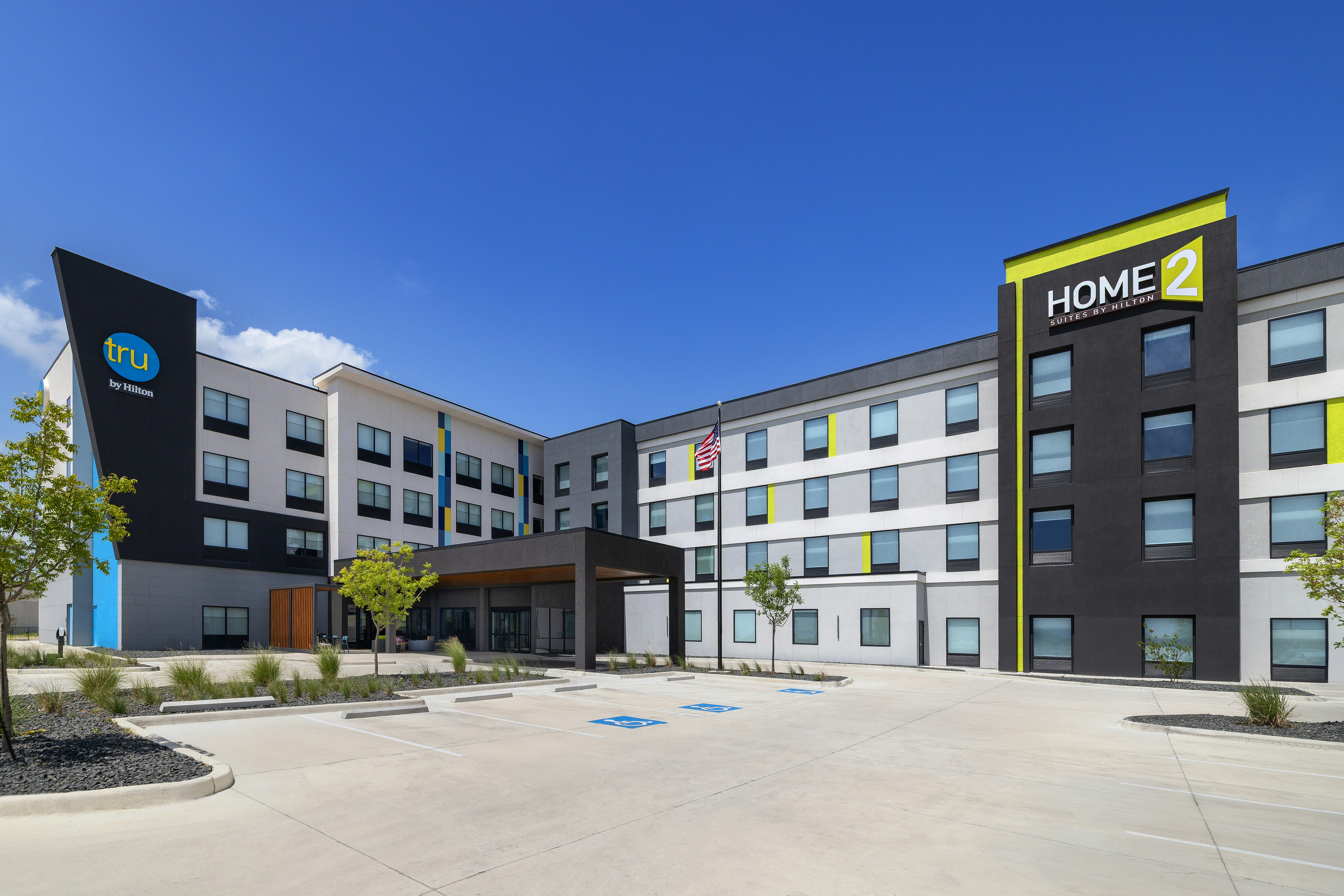 Tru by Hilton Fort Worth Lake Worth 41/43